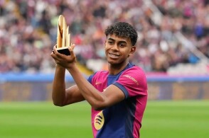 字母哥37+11 雄鹿完胜国王